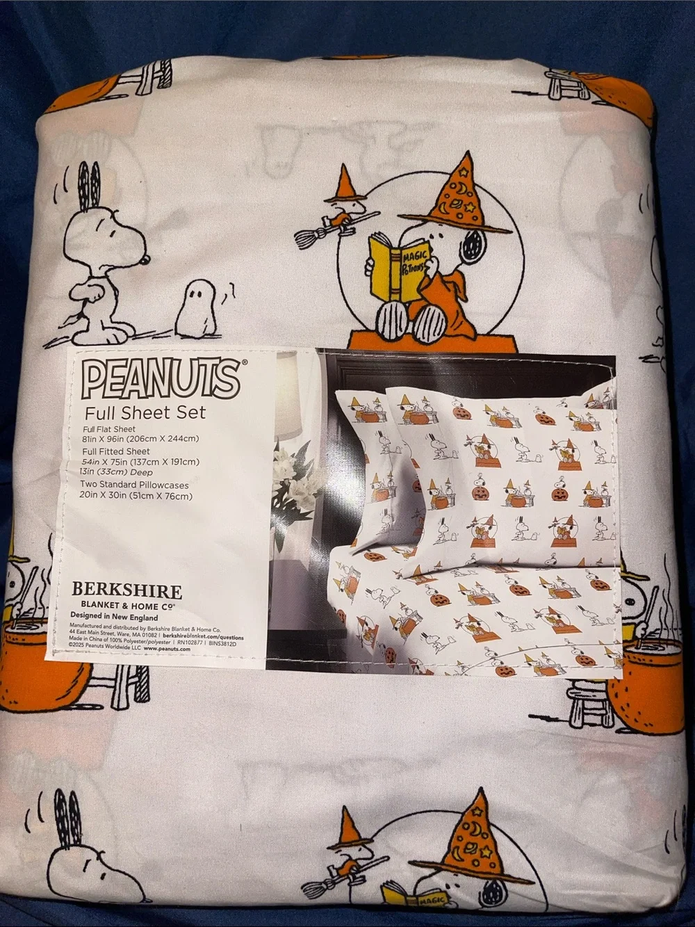 Berkshire Peanuts Full Sheet Set - White and Orange Snoopy Halloween Print